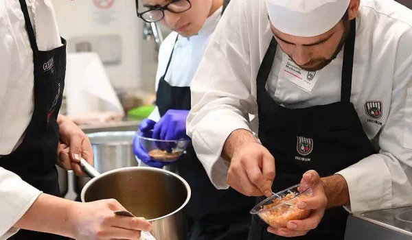 chef in formazione in cibum